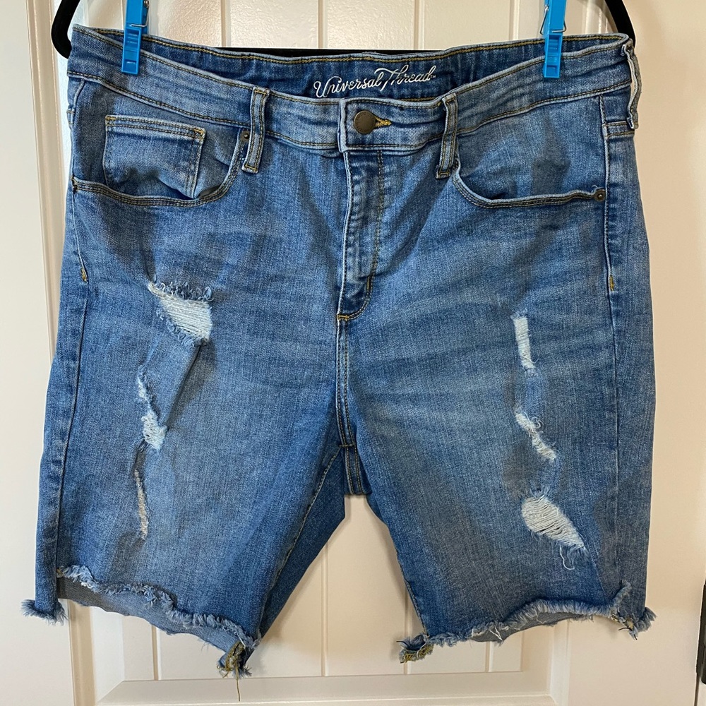 Universal Thread High Rise Bermuda Shorts 16